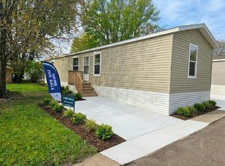 66 Knoll Ln #36, Mankato, MN 56001