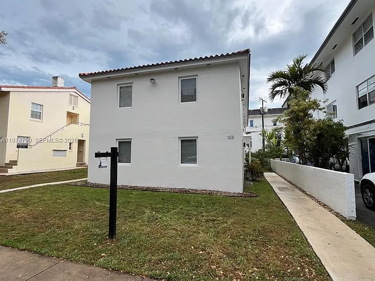 510 Santander Ave — Photo 3