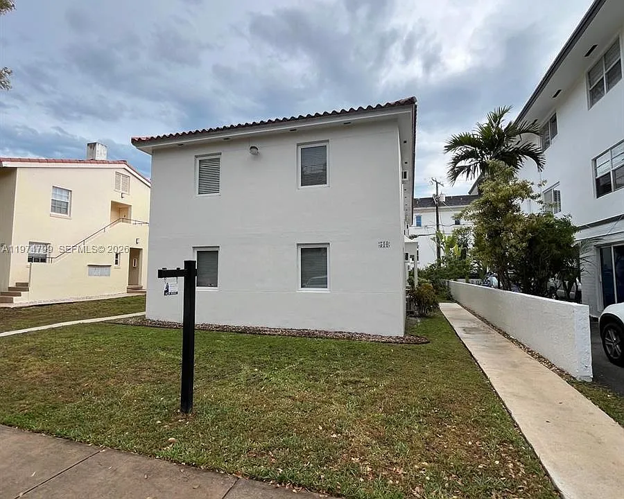 510 Santander Ave #1