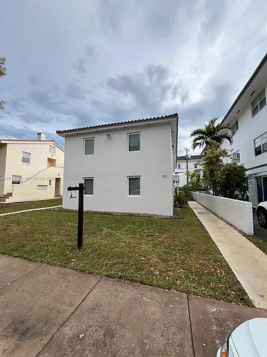 510 Santander Ave Photo 1