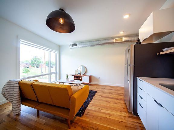 5th image of 548 W State St APT 202