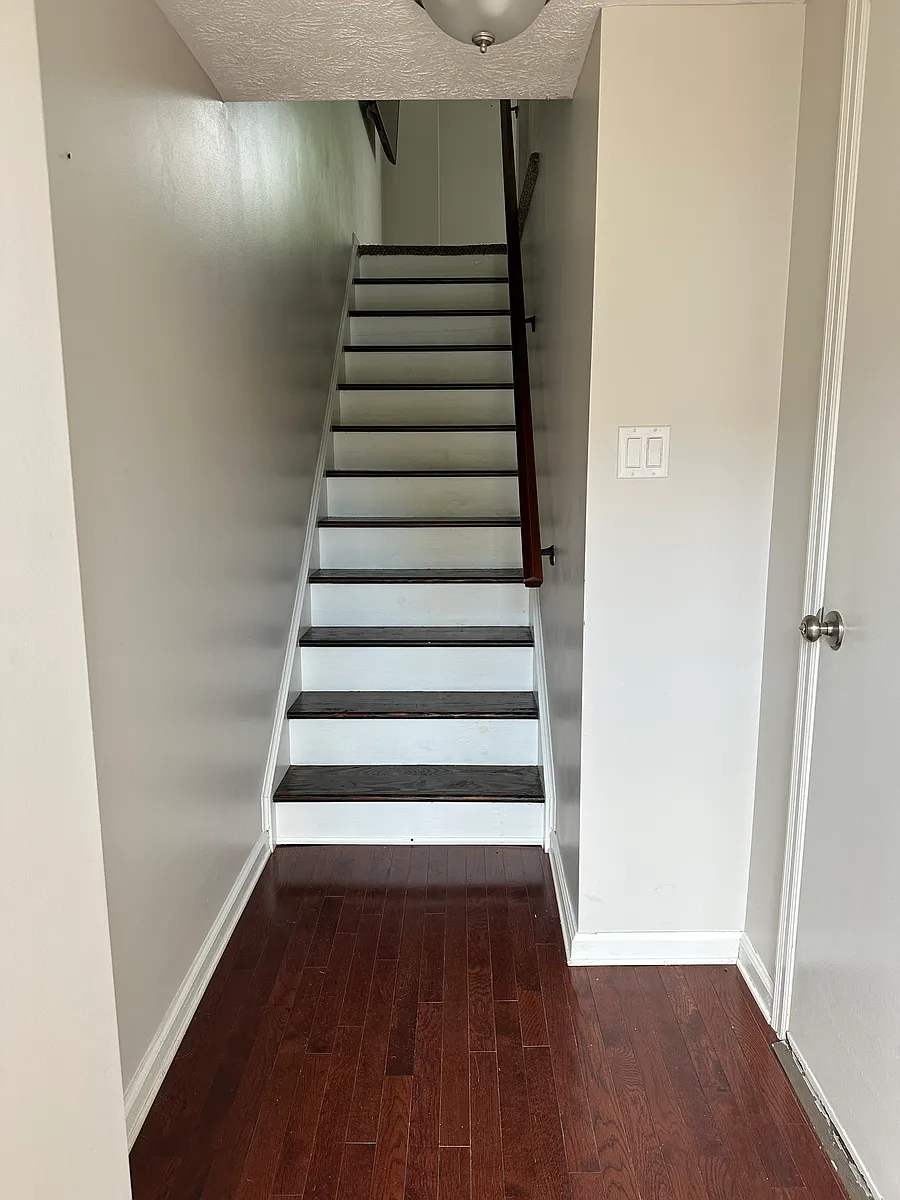 Building Photo - 5035 Hamilton Dr