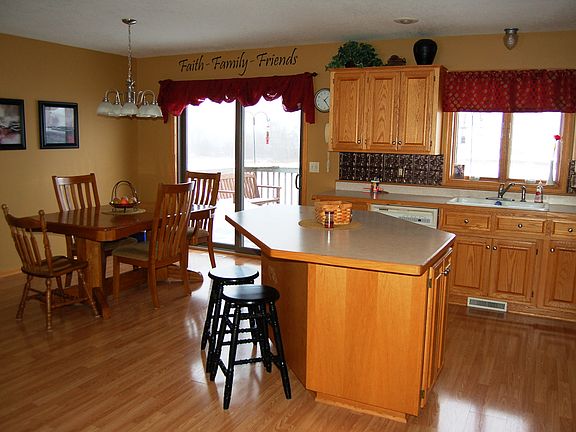 Kitchen/Dining