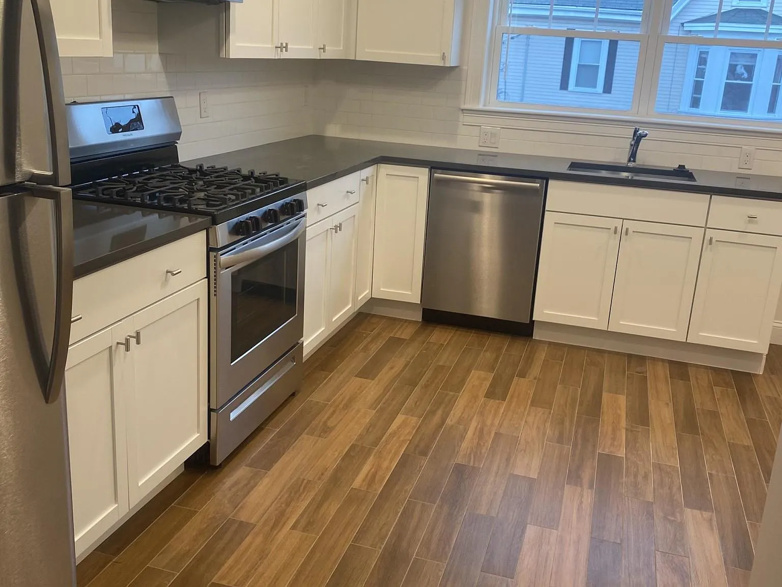 1 bed, 100 sqft, $1,895 — Photo 1