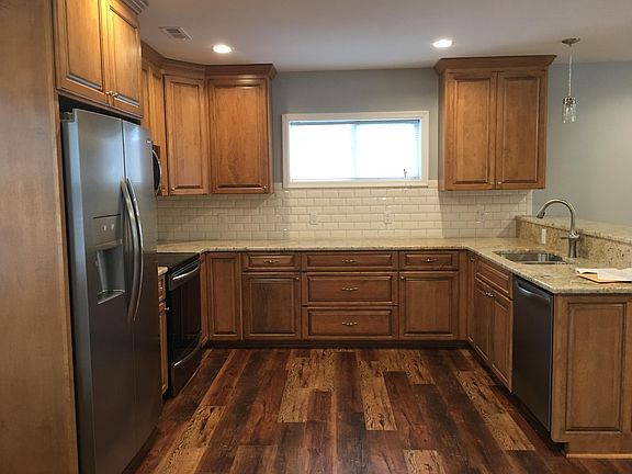 4th image of 8366 Patrick Henry Blvd