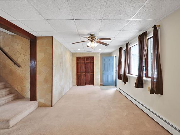 4th image of 226 E 9th St