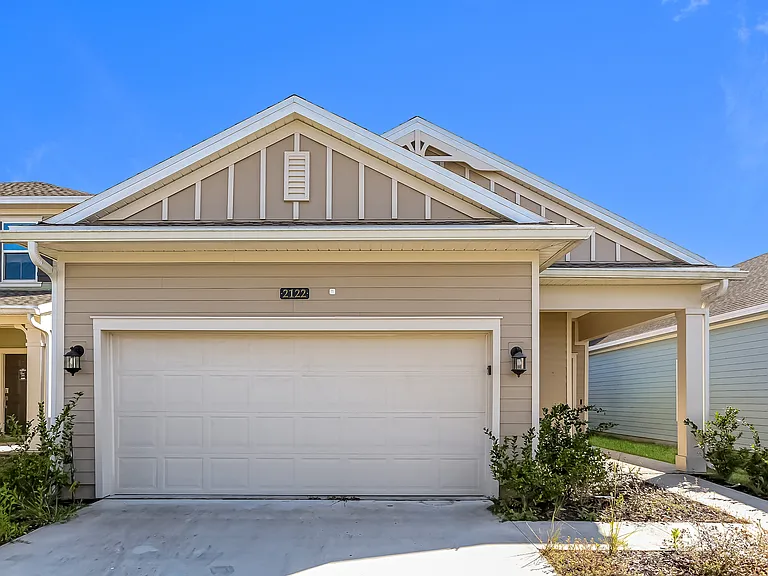 2111 Major Oak St — Photo 1