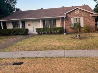 2724 Peach Tree Ln, Irving, TX 75062