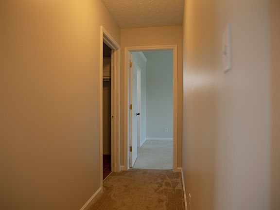 3rd image of 6327 Black Oaks Way