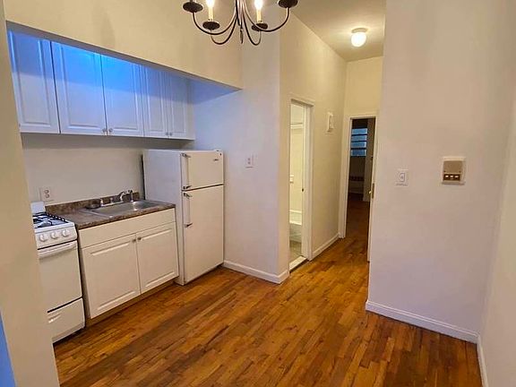3rd image of 473 Columbus Ave #4DR
