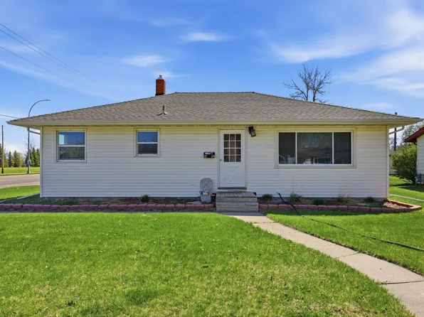 1412 14th St N, Moorhead, MN 56560