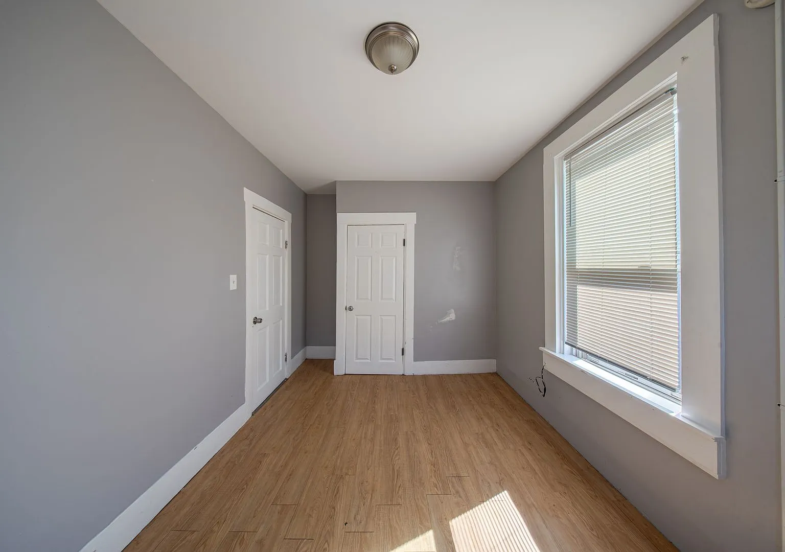 Cedar (315-317) — Photo 2