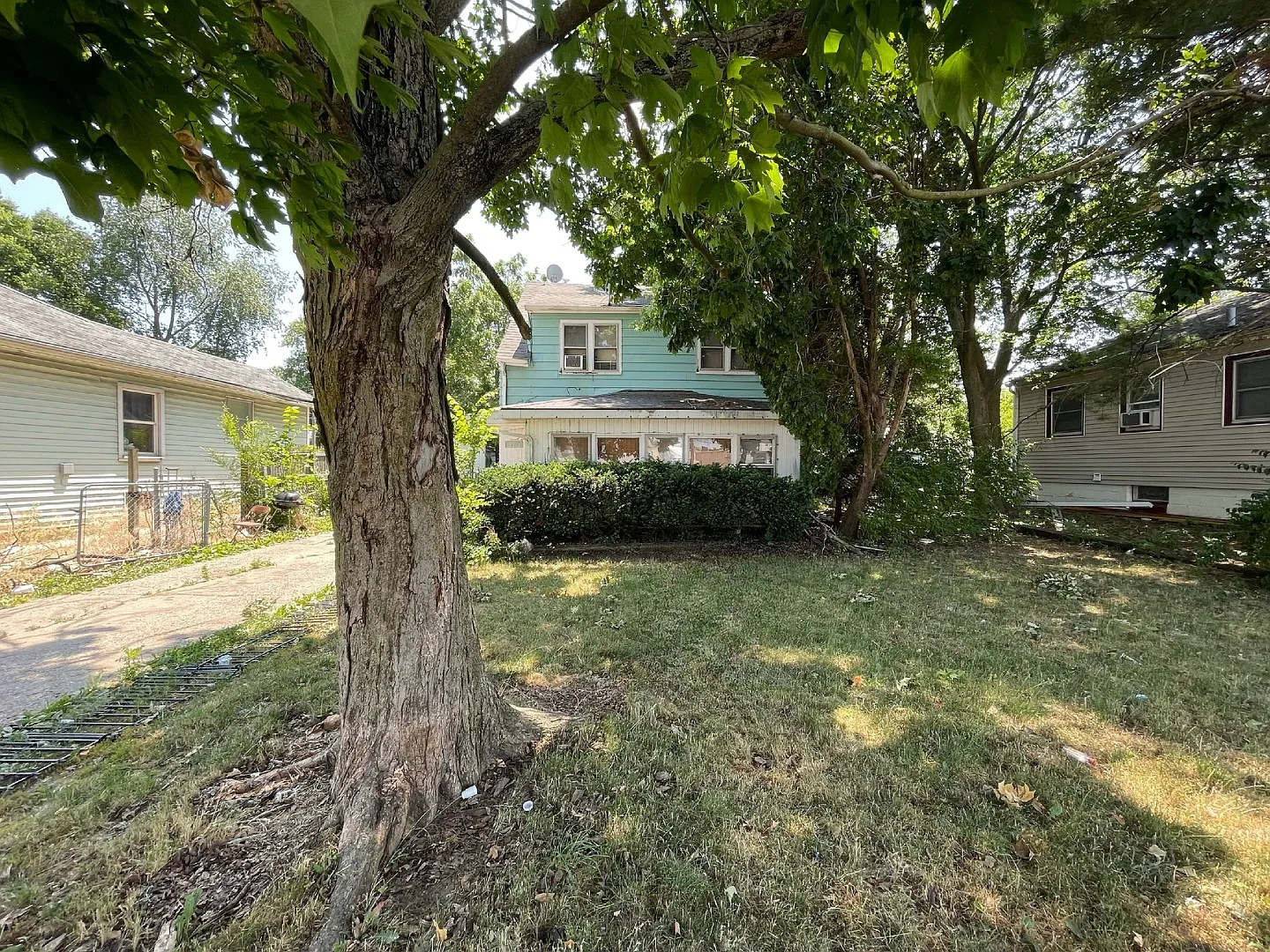919 W Bradley Ave photo 1