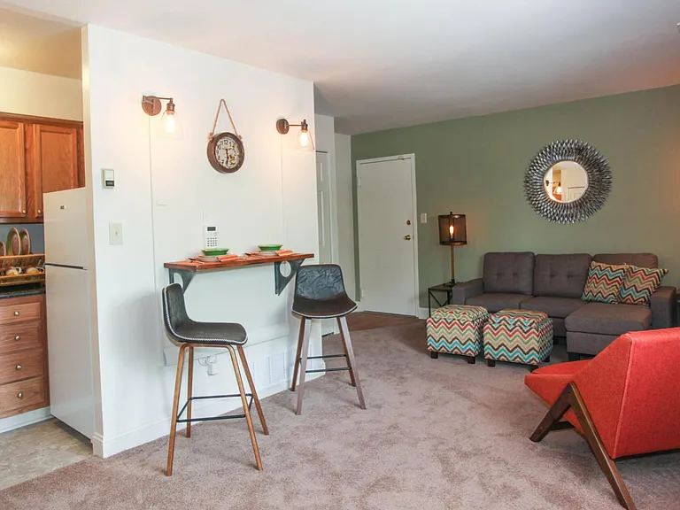 Gardenvillage Apartments and Townhouses — Photo 23