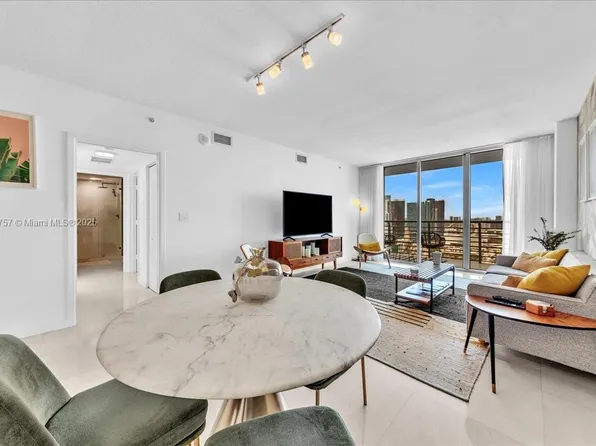 335 S Biscayne Blvd APT 4000, Miami, FL 33131