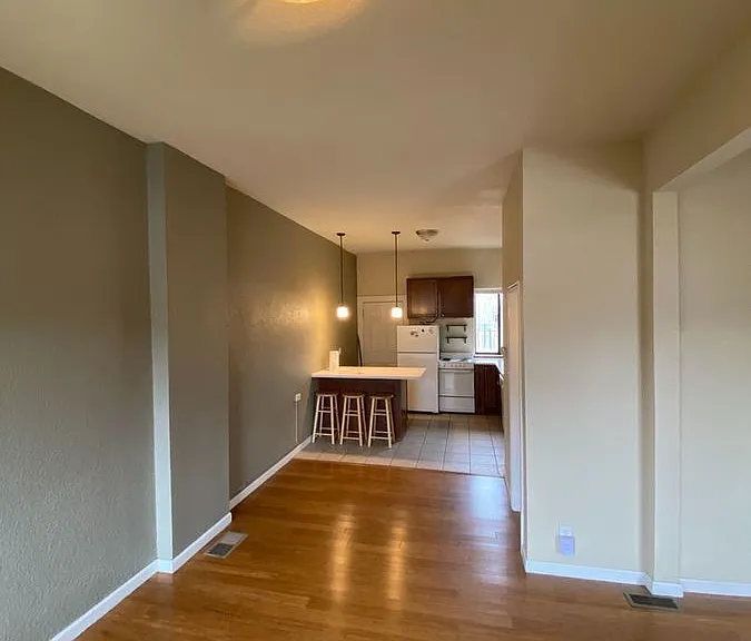 1529 W 34th Ave — Photo 12