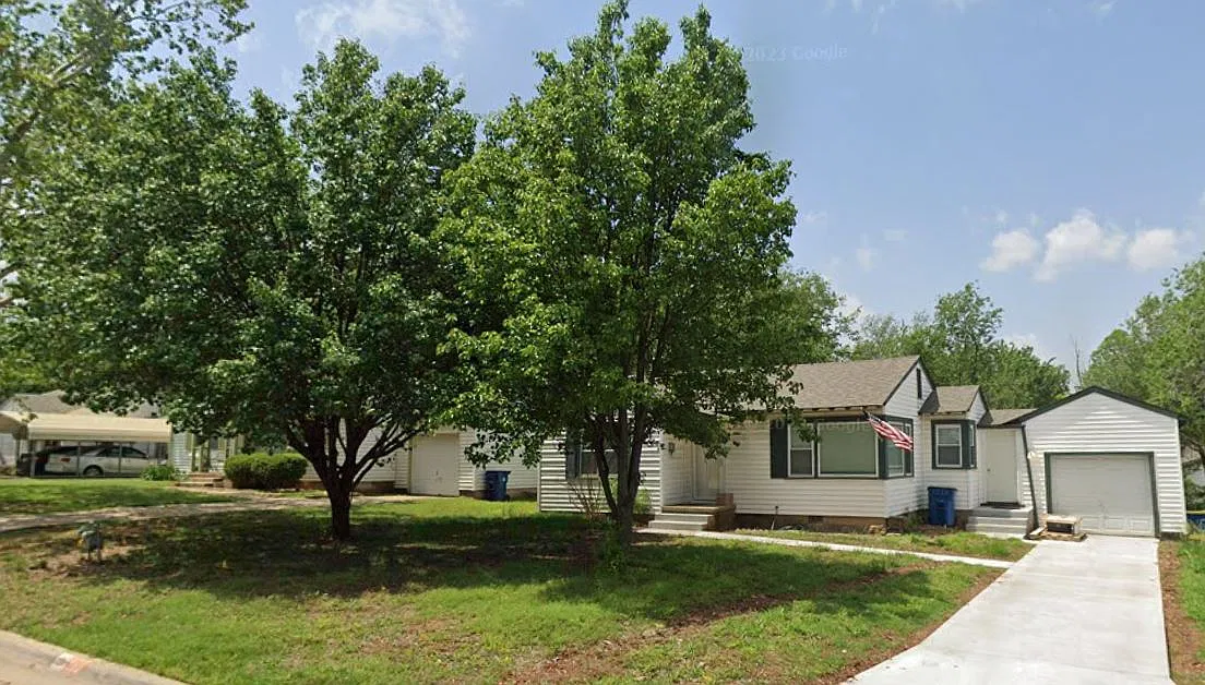2 bed, 890 sqft, $1,450 — Photo 1