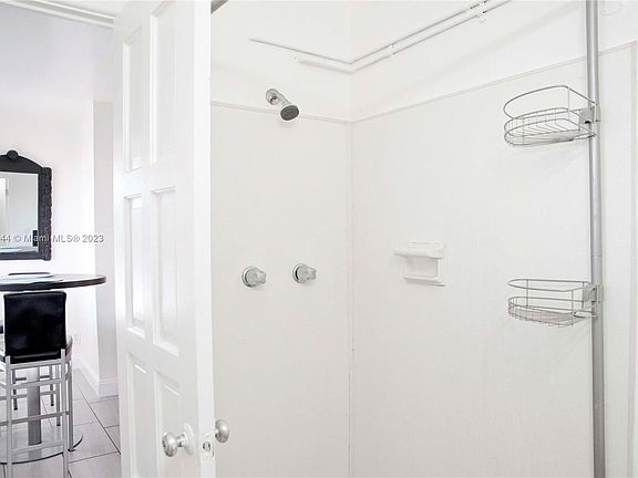 4th image of 4109 N Ocean Dr #15
