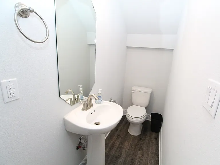 3865 Sandspur Ln — Photo 10