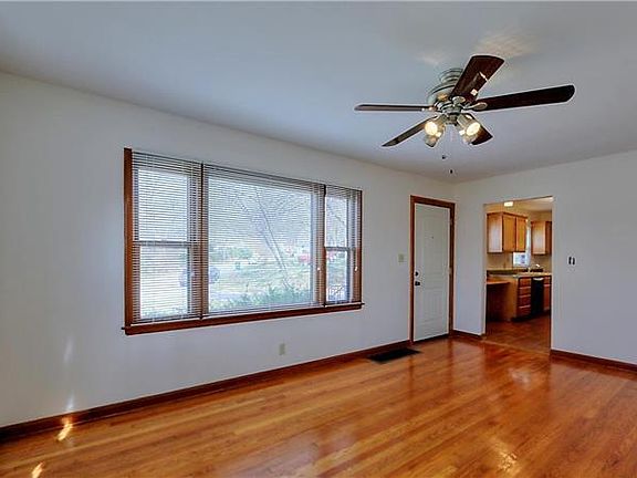 5th image of 10915 E 58th Ter