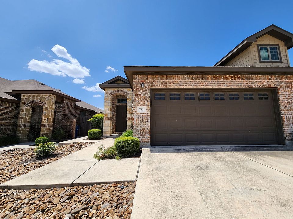 1st image of 712 Creekside Cir