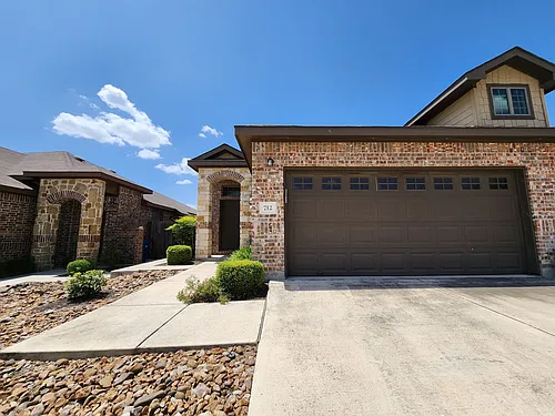 712 Creekside Cir Photo 1