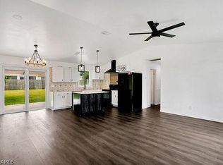 2201 NE 8th Pl, Cape Coral, FL 33909