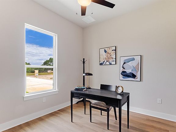 5th image of 111 Draper Ln
