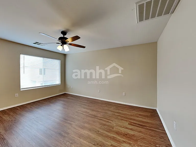 4105 W Irwin Ave — Photo 9