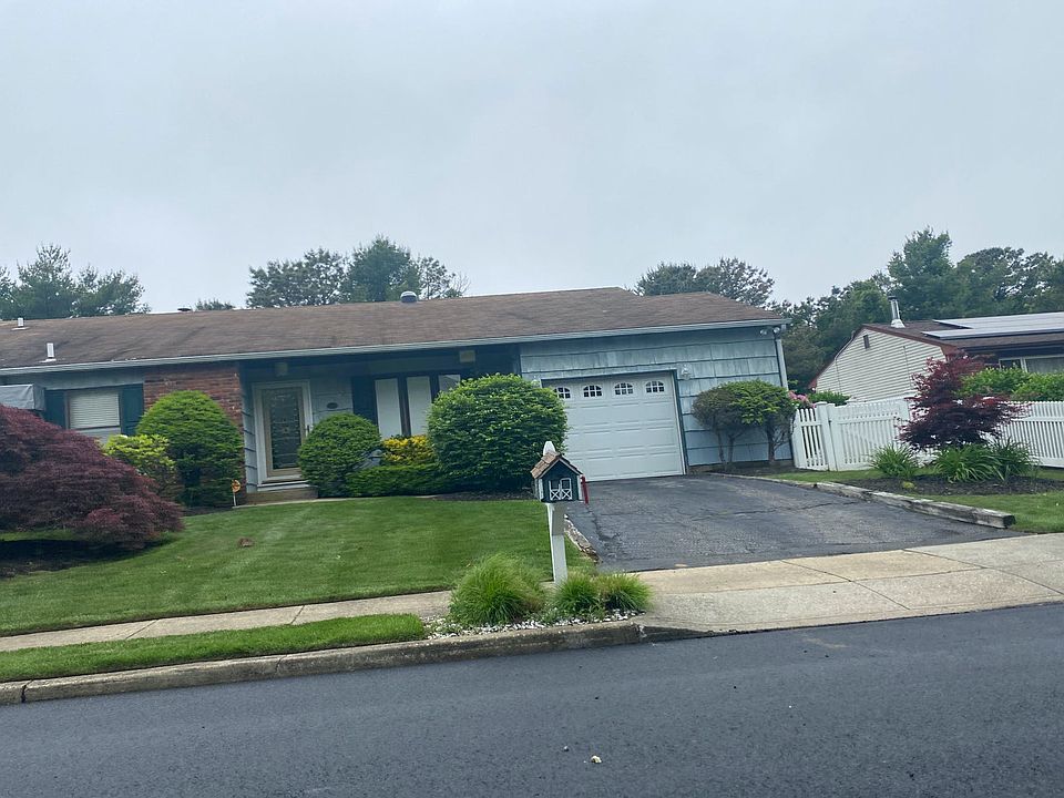 1st image of 48 Burleigh Dr