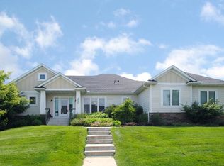 2577 Eyrie Dr, Woodbury, MN 55129