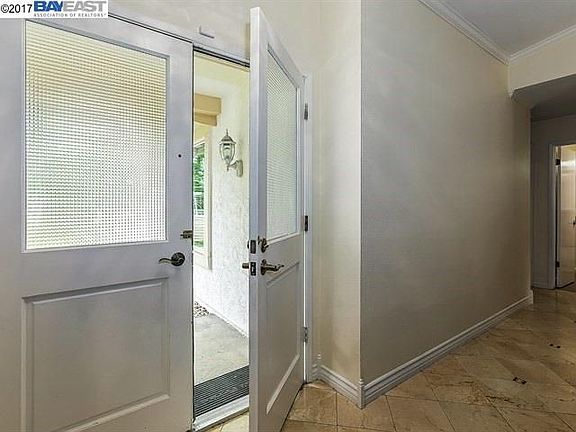 4th image of 32428 Springwood Dr