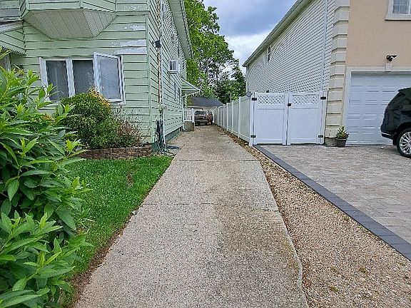 3rd image of 59 Plainfield Ave Floor 2