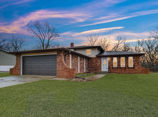 2910 Crabapple Ln, Hobart, IN 46342