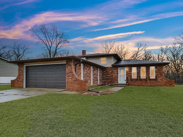 2910 Crabapple Ln, Hobart, IN 46342