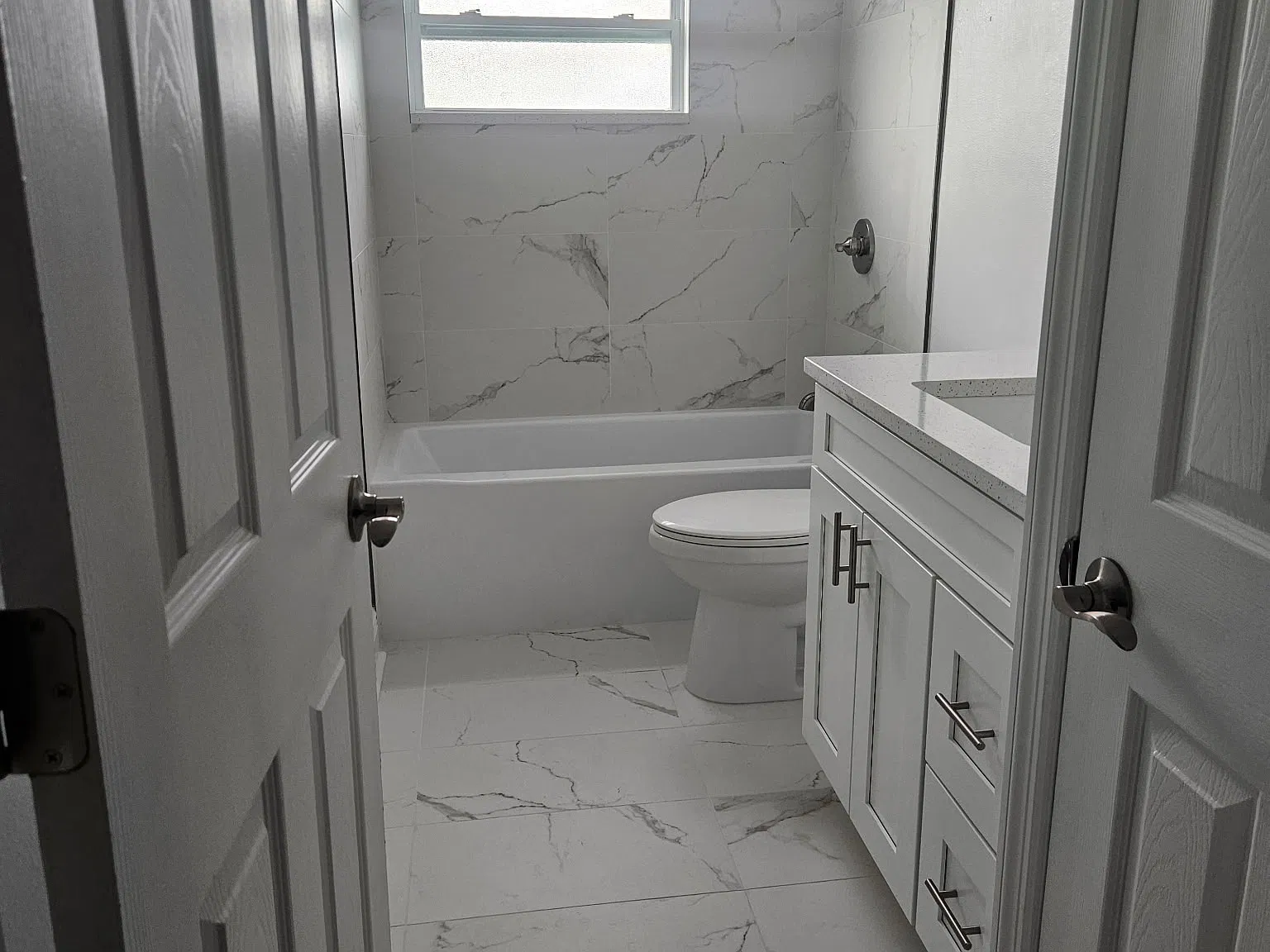 2 bed, 1050 sqft, $2,500 — Photo 1