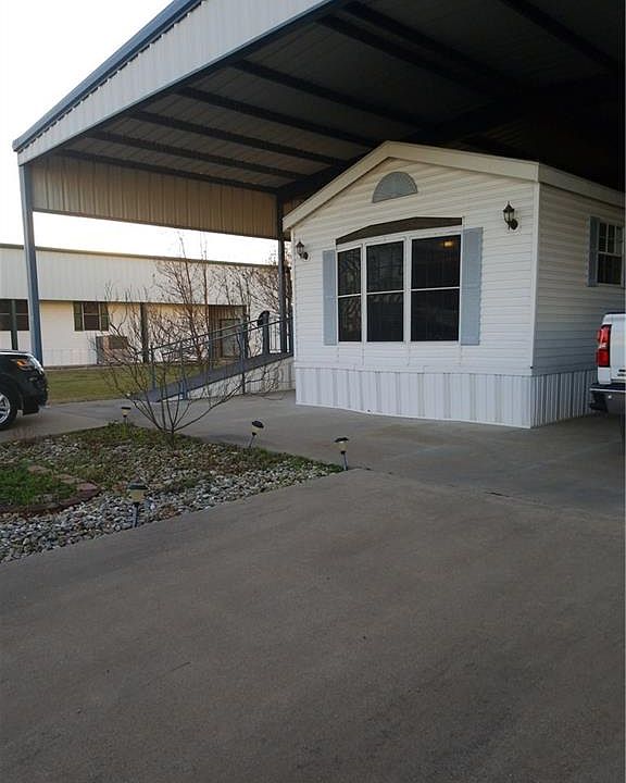 1st image of 121 Prevost Dr