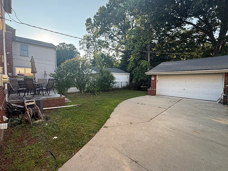 23450 Wilson Ave — Photo 4