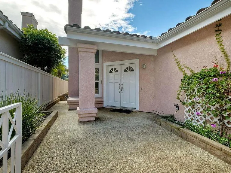 1043 Cordoba Way — Photo 2