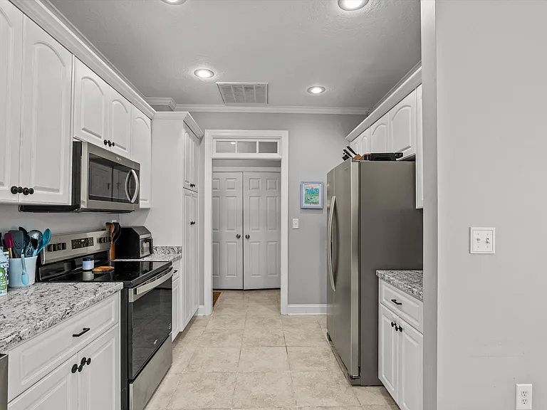 726 Bonnie Oaks Ln — Photo 24