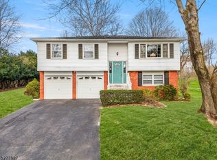 11 Buckley Hill Dr, Phillipsburg, NJ 08865