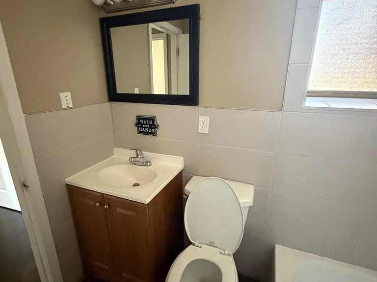 4712 Chestnut St #B — Photo 1