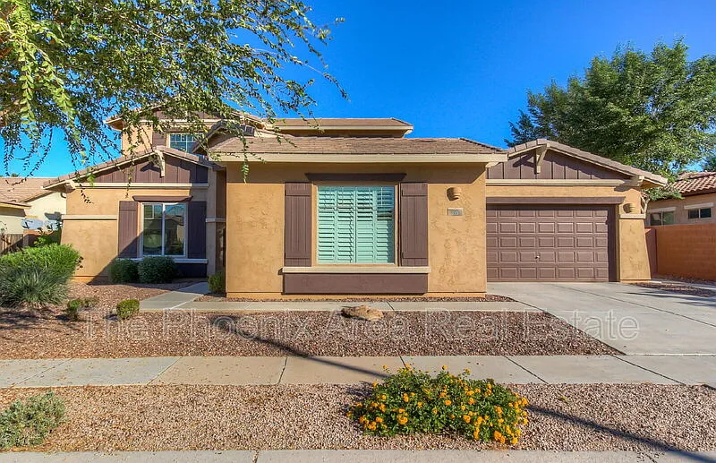 4 bed, 2.5 bath, 3527 sqft, $3,395 — Photo 2