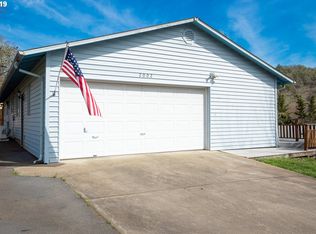 2002 NE Klamath Ave, Roseburg, OR 97470