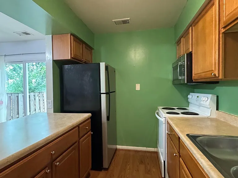 14582 Earlham Ct — Photo 5