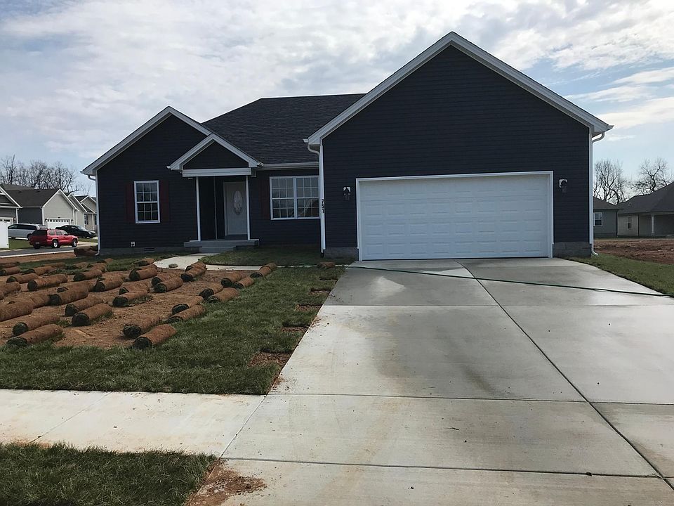 1st image of 758 Pleasant Meadow Ln