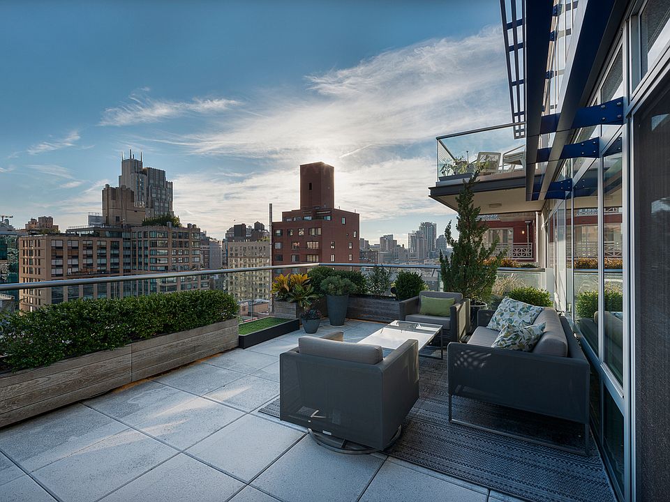 1st image of 151 W 21st St #Ph2