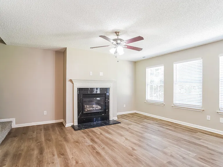 4116 Everest Dr — Photo 4