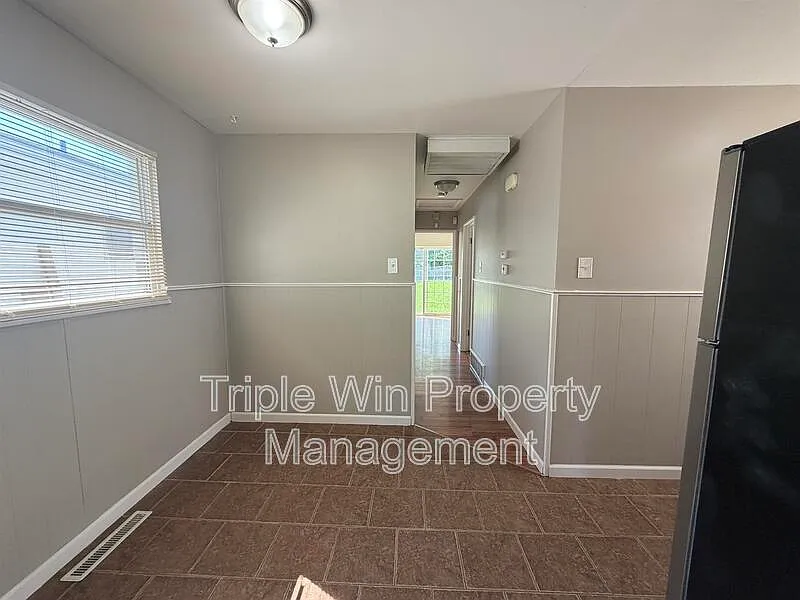2 bed, 1.0 bath, 759 sqft, $1,190 — Photo 4