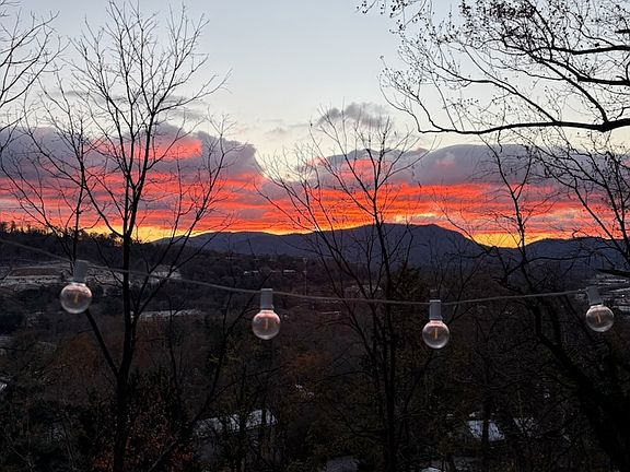 Sunrise Treehouse welcomes you.